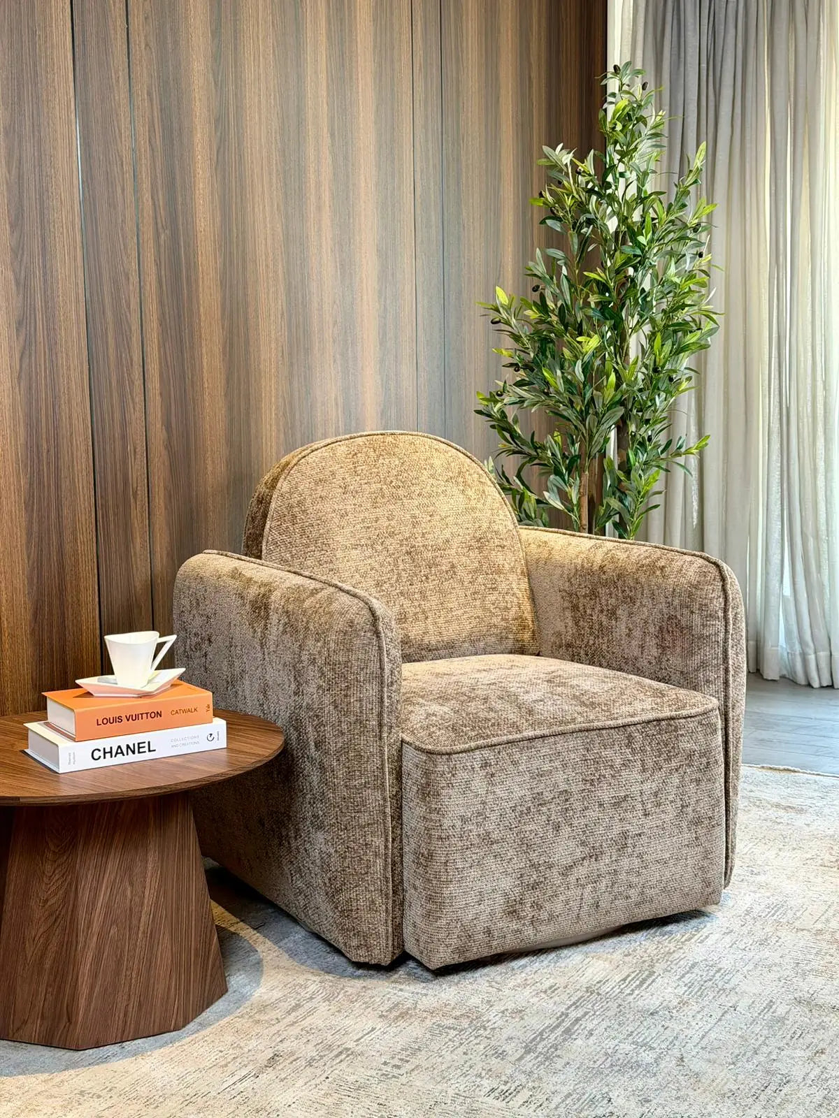 MSD-FUR-ARM-1675-0723-HAGA-39-BROWN