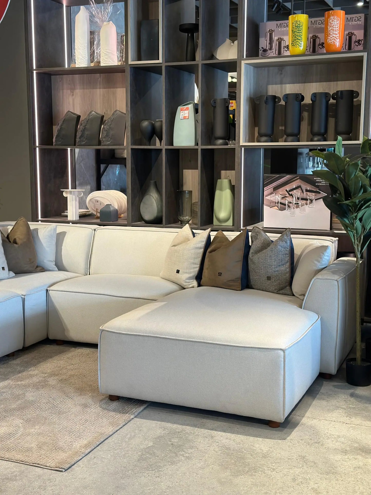 MSD-FUR-SOF-LS-1619-RIGHT