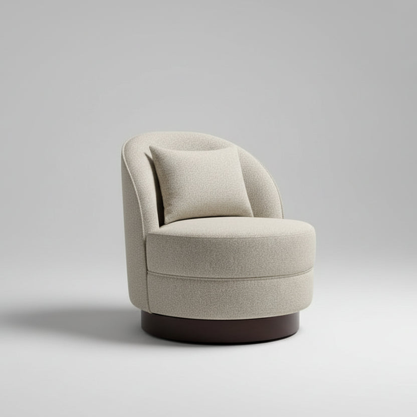 كرسي بذراعين من القش